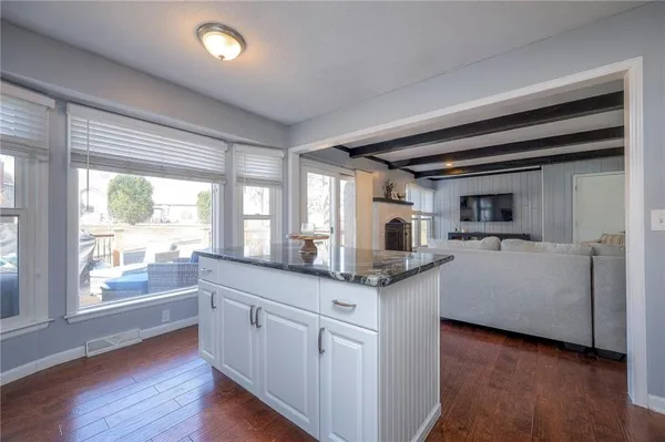 $375,000 | 7802 Westgate Drive, Lenexa, KS 66216
