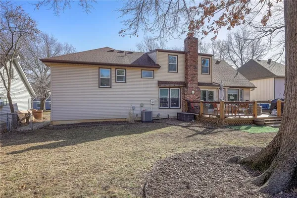$375,000 | 7802 Westgate Drive, Lenexa, KS 66216
