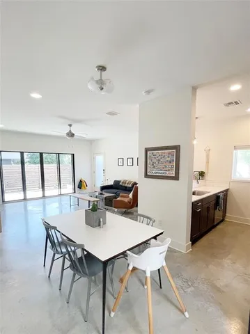 $2,495 | 2101 Montopolis Drive, Unit 9, Austin, TX 78741