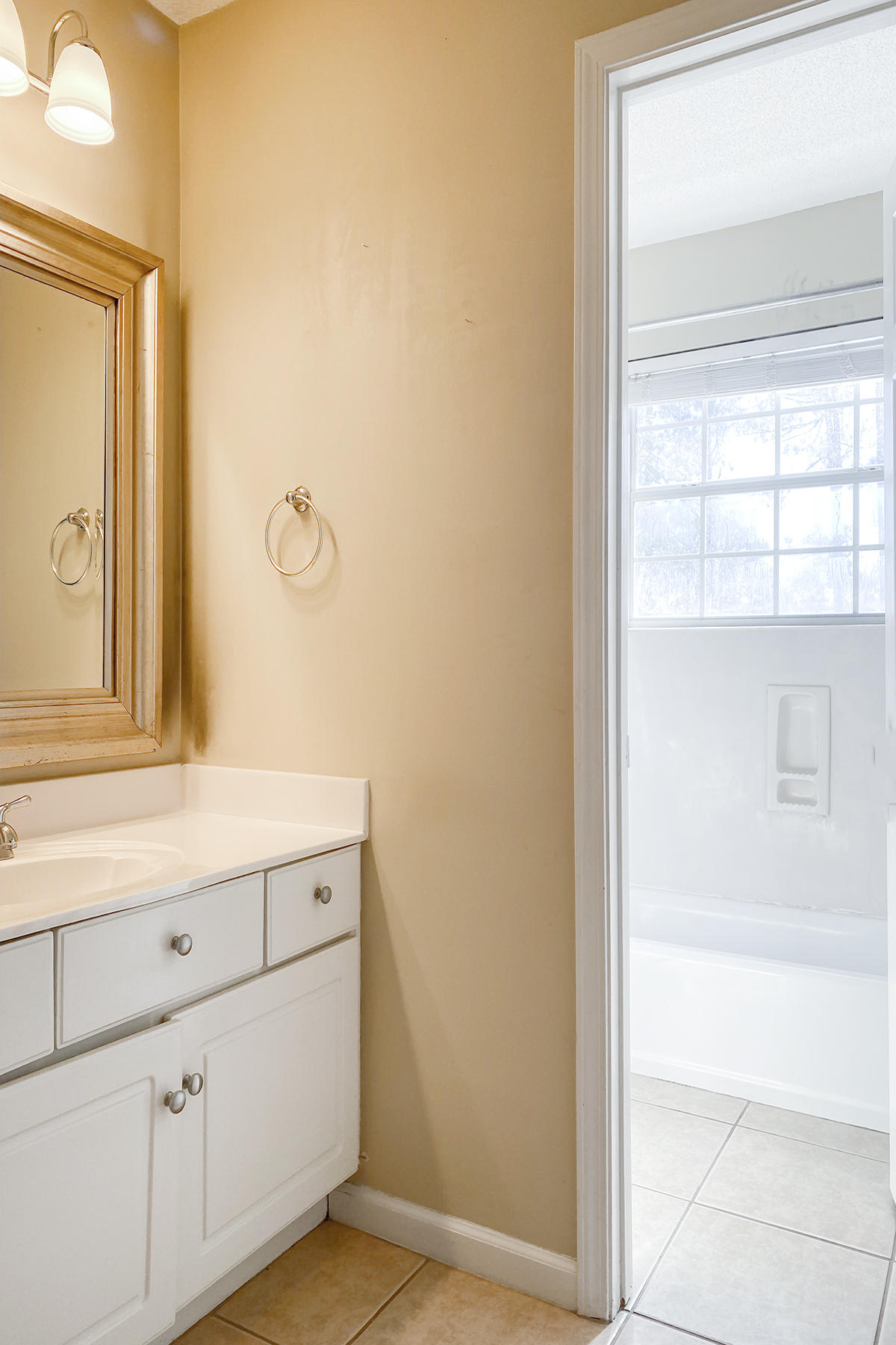 277 Somerset Bridge Road Santa Rosa Beach, FL 32459 - Photo 22 of 31 somerset Bridge - Upstairs Guest Bath