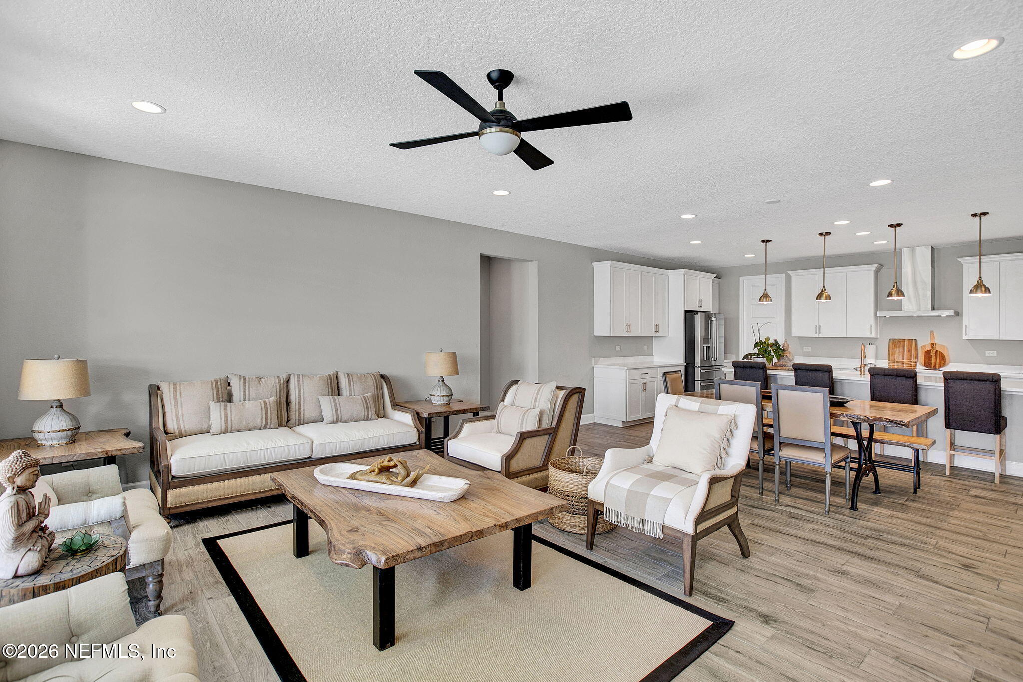 85401 Fall River Parkway Fernandina Beach, FL 32034 - Photo 12 of 38 a living room with furniture