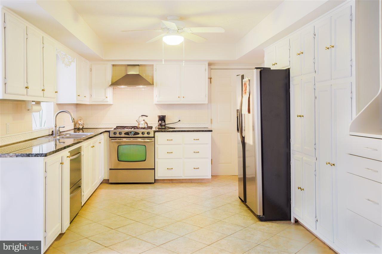 282 Stuart Road Carlisle, PA 17015 - Photo 9 of 22 Gallery Image 9