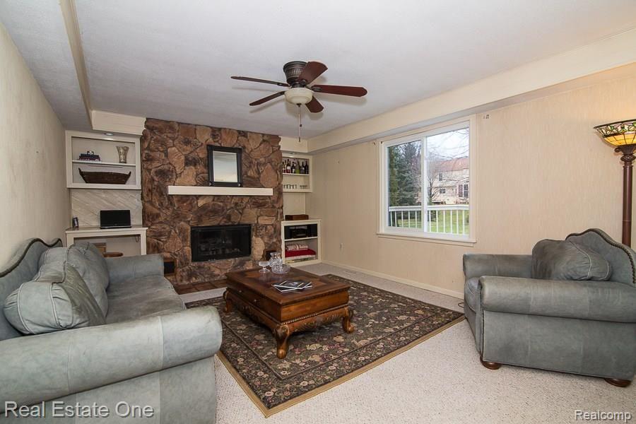 2284 North Fairview Lane Rochester, MI 48306 - Photo 9 of 21 _OL_5540_w010.jpg