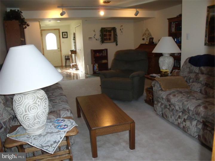 808 Richard Road Cherry Hill, NJ 08034 - Photo 14 of 20 Family Room