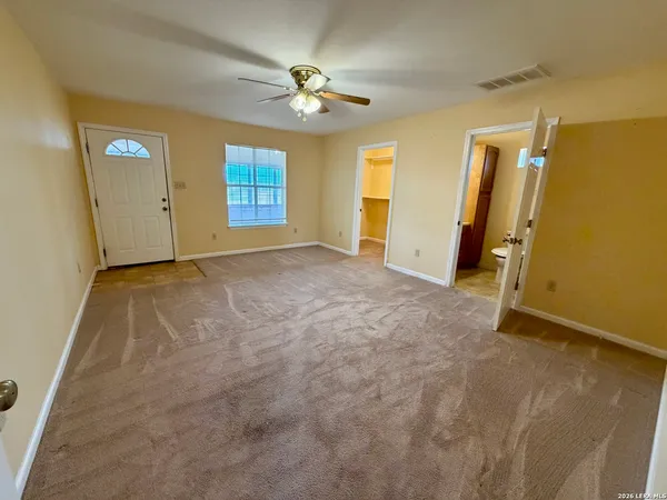 $675,000 | 1550 County Road 300, Jourdanton, TX 78026