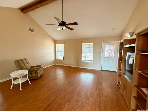 $675,000 | 1550 County Road 300, Jourdanton, TX 78026