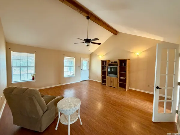$675,000 | 1550 County Road 300, Jourdanton, TX 78026