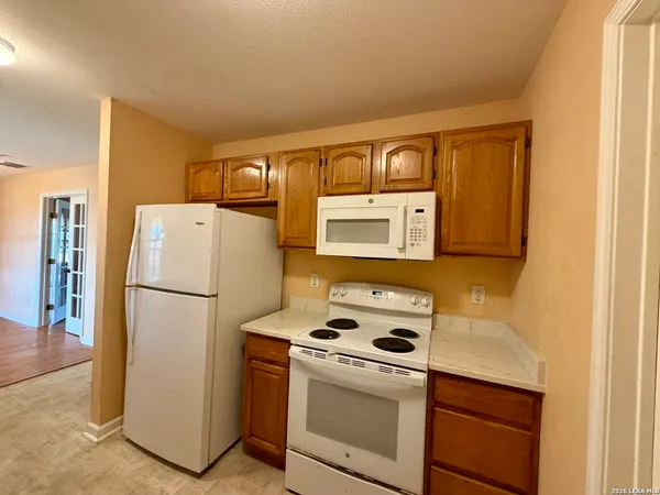 $675,000 | 1550 County Road 300, Jourdanton, TX 78026