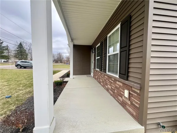 $479,900 | 3050 Pleasant Avenue, Hamburg, NY 14075