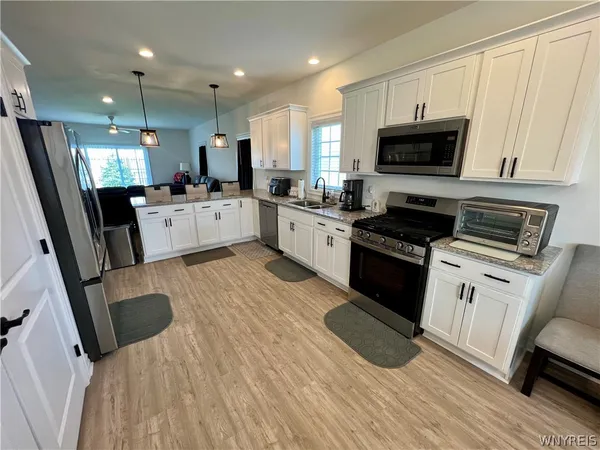 $479,900 | 3050 Pleasant Avenue, Hamburg, NY 14075