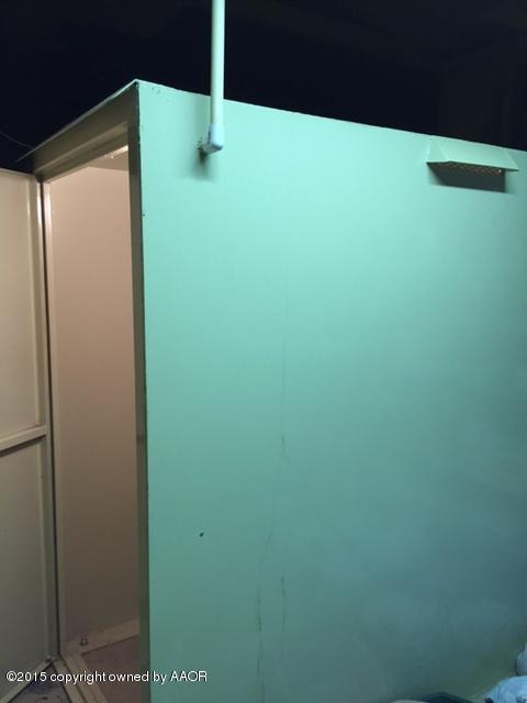 4205 Crockett Street Amarillo, TX 79110 - Photo 4 of 12 Safe Room