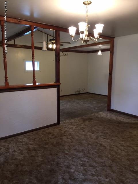 4205 Crockett Street Amarillo, TX 79110 - Photo 5 of 12 Living area