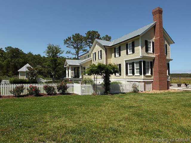 197 Capt Genes Road Port Haywood, VA 23138 - Photo 27 of 29