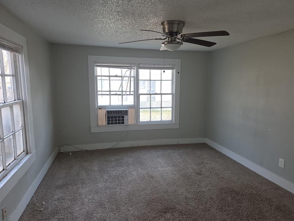 402 West 4th Street, Unit 1 Kaufman, TX 75142 - Photo 11 of 17