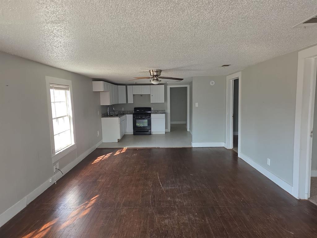 402 West 4th Street, Unit 1 Kaufman, TX 75142 - Photo 7 of 17