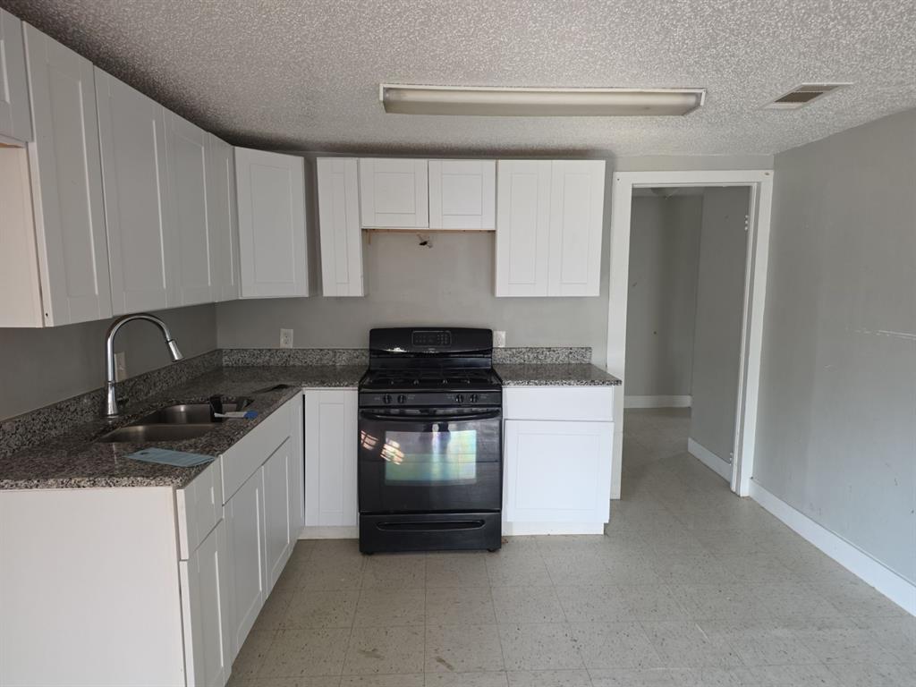 402 West 4th Street, Unit 1 Kaufman, TX 75142 - Photo 8 of 17