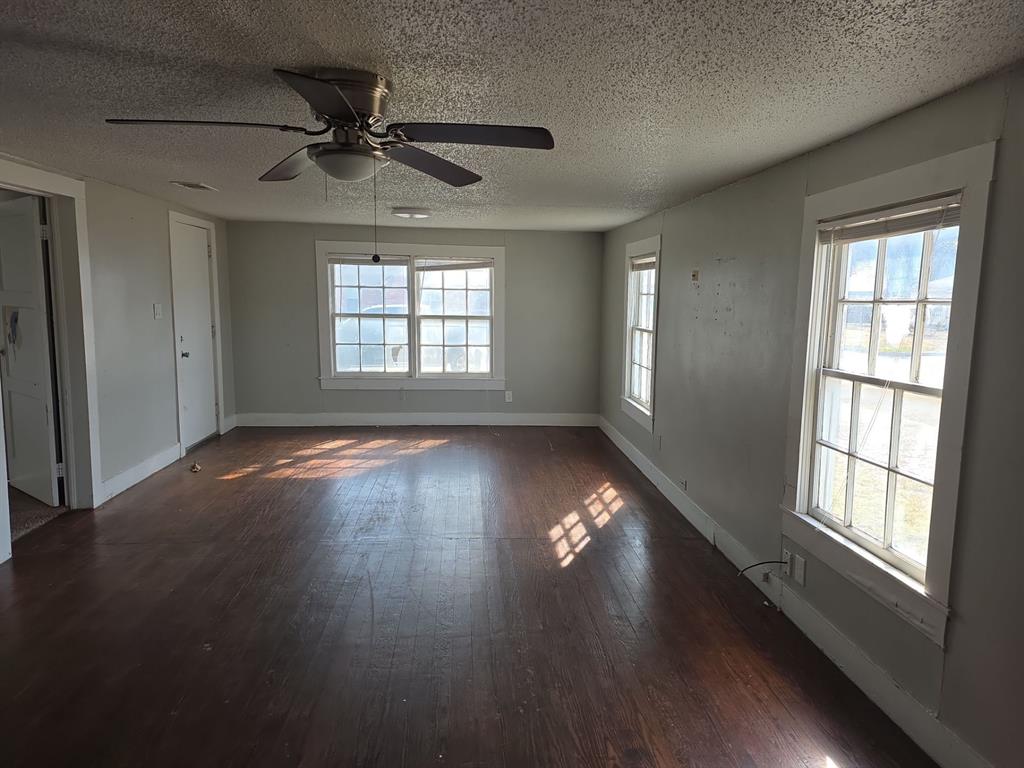 402 West 4th Street, Unit 1 Kaufman, TX 75142 - Photo 9 of 17