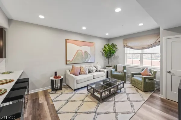 $2,215 | 40 South Avenue, Fanwood, NJ 07023