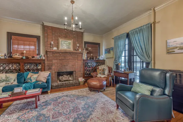 $599,900 | 130 Solar Street, Bristol, VA 24201