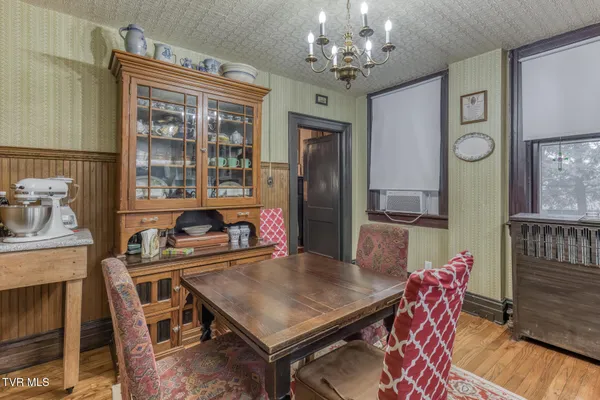 $599,900 | 130 Solar Street, Bristol, VA 24201