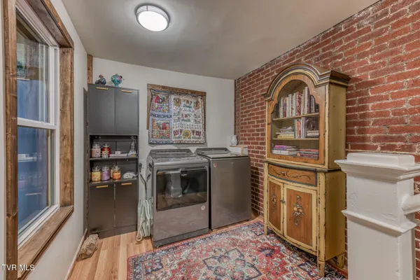 $599,900 | 130 Solar Street, Bristol, VA 24201