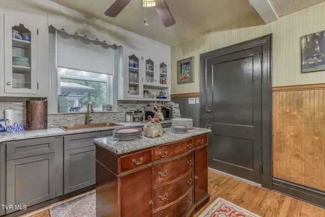 $620,000 | 130 Solar Street, Bristol, VA 24201