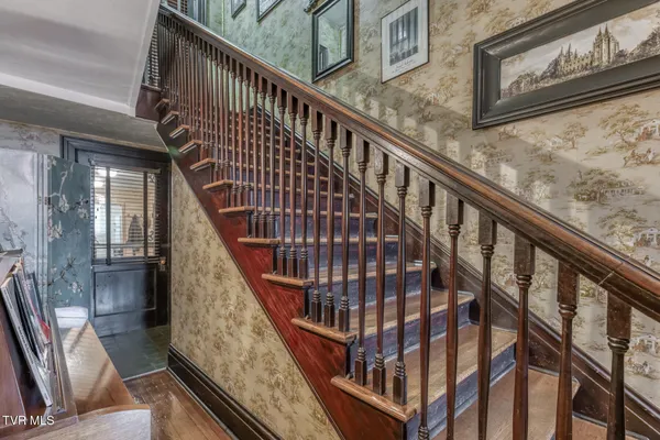 $599,900 | 130 Solar Street, Bristol, VA 24201