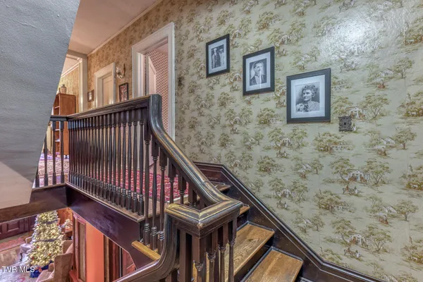 $599,900 | 130 Solar Street, Bristol, VA 24201