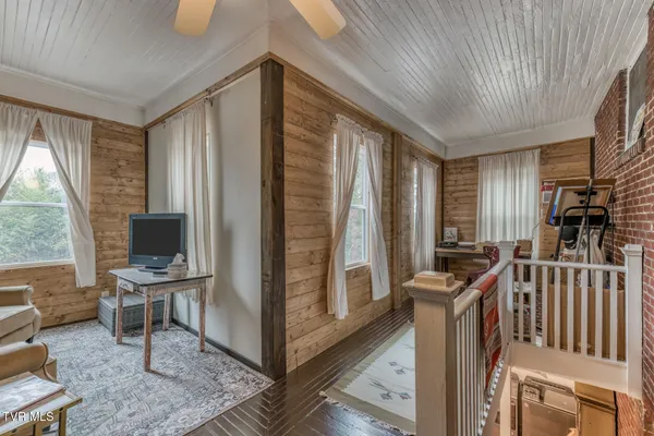 $599,900 | 130 Solar Street, Bristol, VA 24201