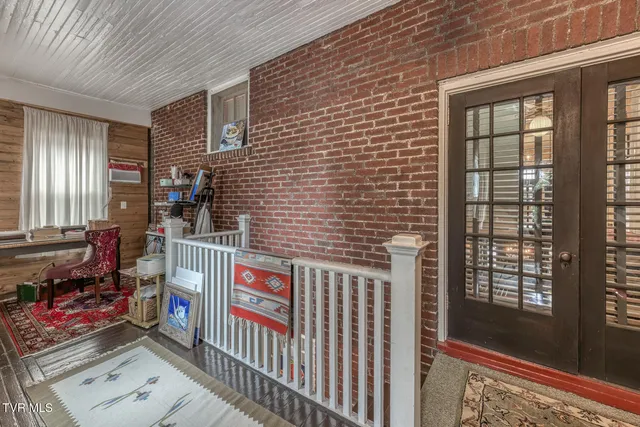 $620,000 | 130 Solar Street, Bristol, VA 24201