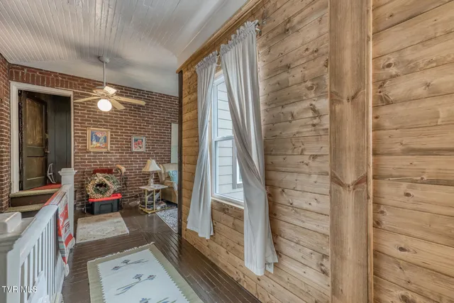 $620,000 | 130 Solar Street, Bristol, VA 24201