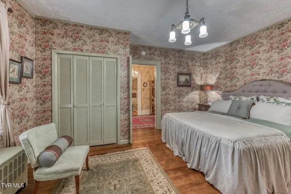 $599,900 | 130 Solar Street, Bristol, VA 24201