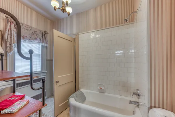 $599,900 | 130 Solar Street, Bristol, VA 24201