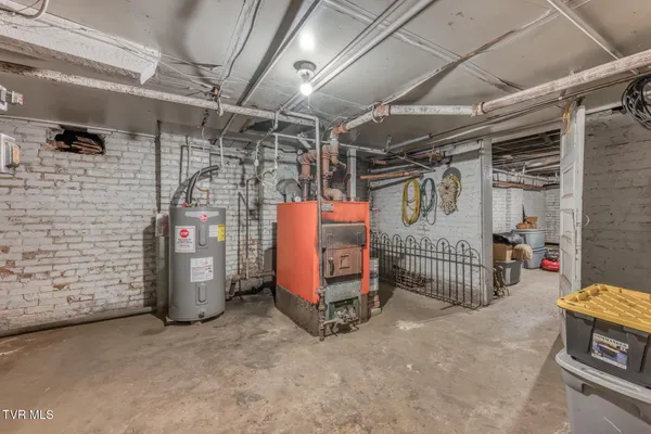 $599,900 | 130 Solar Street, Bristol, VA 24201