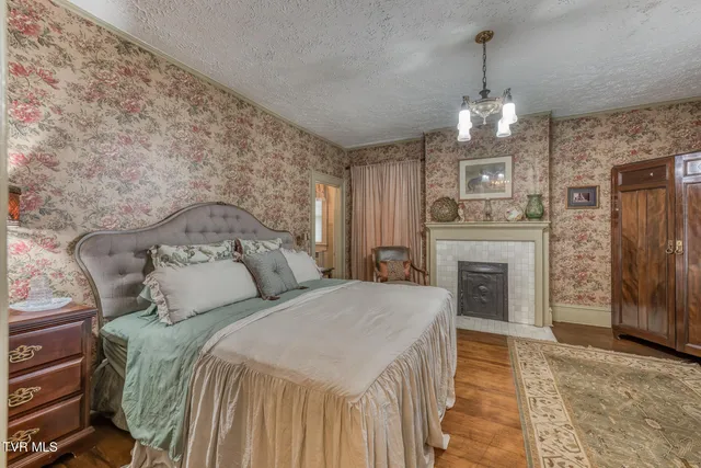 $620,000 | 130 Solar Street, Bristol, VA 24201