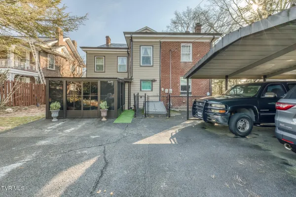 $575,000 | 130 Solar Street, Bristol, VA 24201