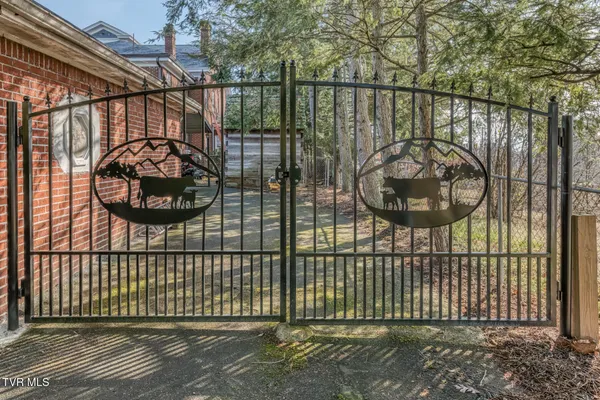$575,000 | 130 Solar Street, Bristol, VA 24201