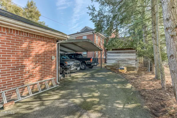 $575,000 | 130 Solar Street, Bristol, VA 24201