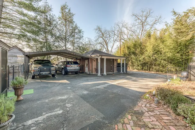 $620,000 | 130 Solar Street, Bristol, VA 24201