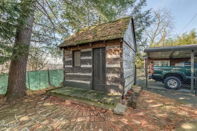 $620,000 | 130 Solar Street, Bristol, VA 24201