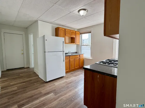 $2,000 | 585 Winchester Avenue, Unit 1, New Haven, CT 06511
