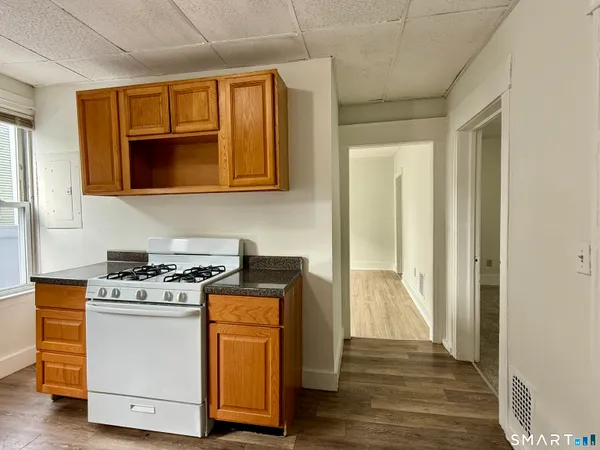 $2,000 | 585 Winchester Avenue, Unit 1, New Haven, CT 06511