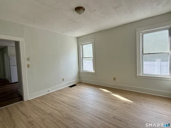$2,000 | 585 Winchester Avenue, Unit 1, New Haven, CT 06511
