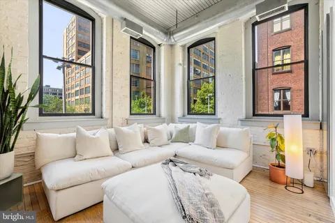 $475,000 | 429 North 13th Street, Unit 3F, Philadelphia, PA 19123