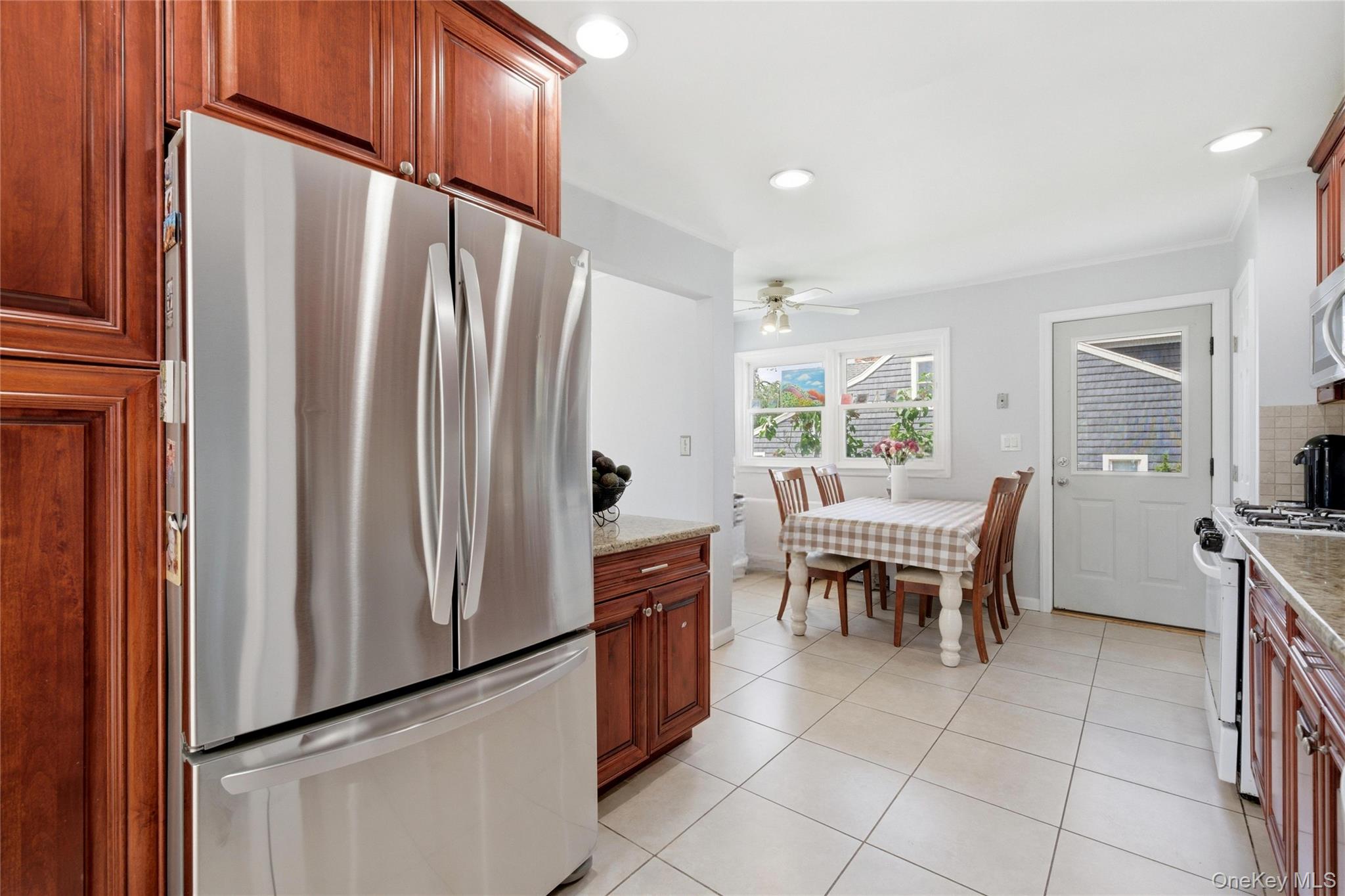 161 Sunset Road Massapequa, NY 11758 - Photo 15 of 36