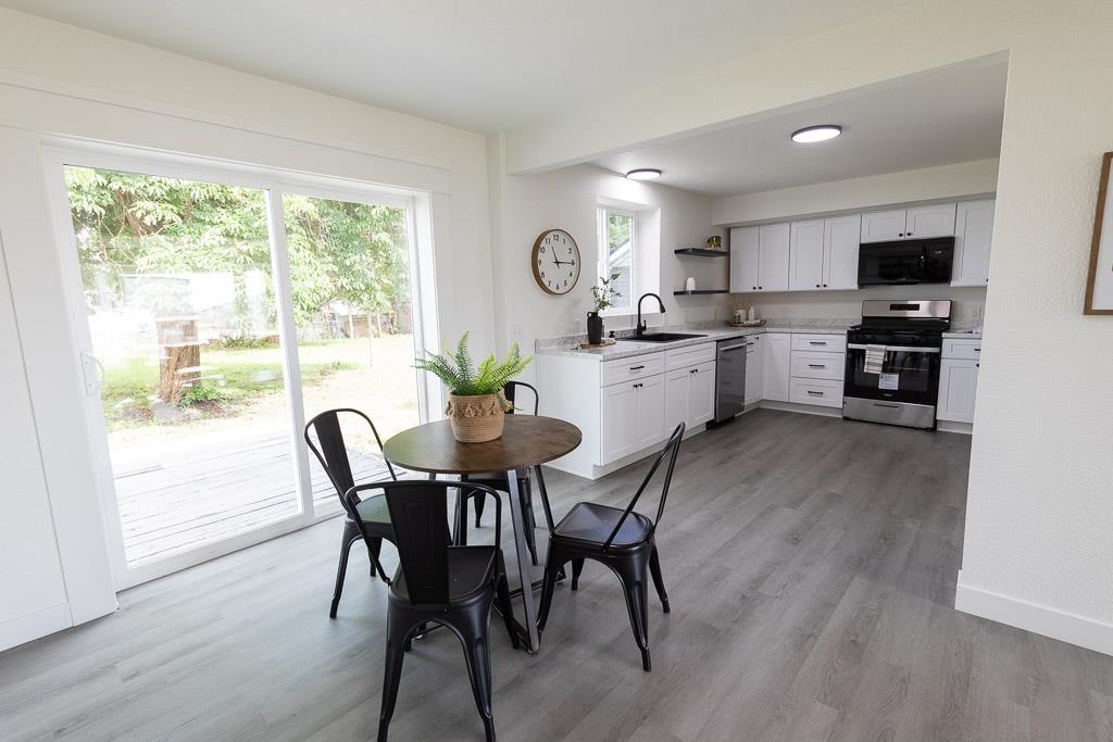 3118 North Dora Road Spokane Valley, WA 99212 - Photo 4 of 29