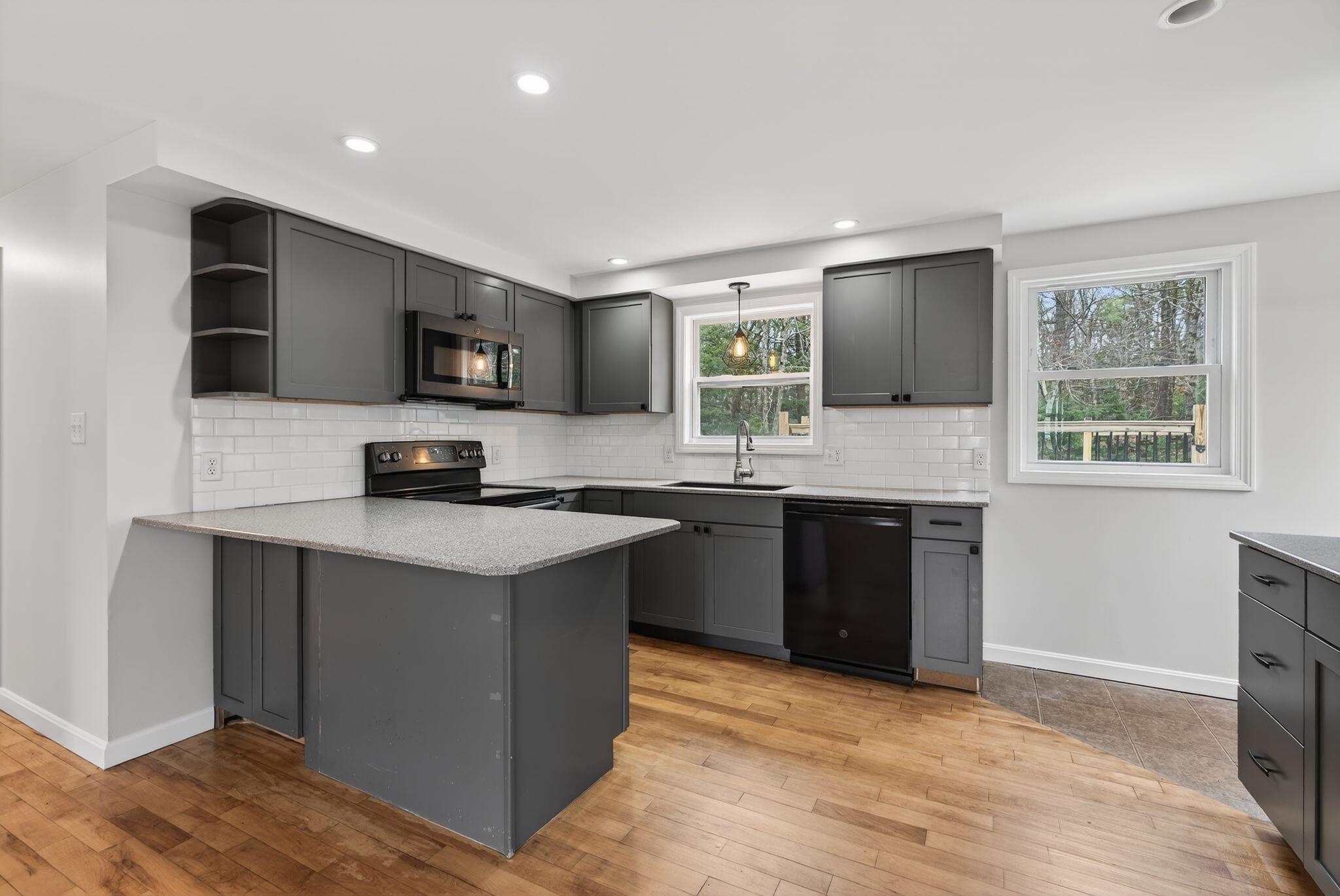 87 Sherburne Street Springvale, ME 04083 - Photo 8 of 38