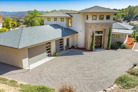 $1,995,000 | 5382 Willman Way, Fallbrook, CA 92028