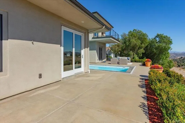 $1,995,000 | 5382 Willman Way, Fallbrook, CA 92028