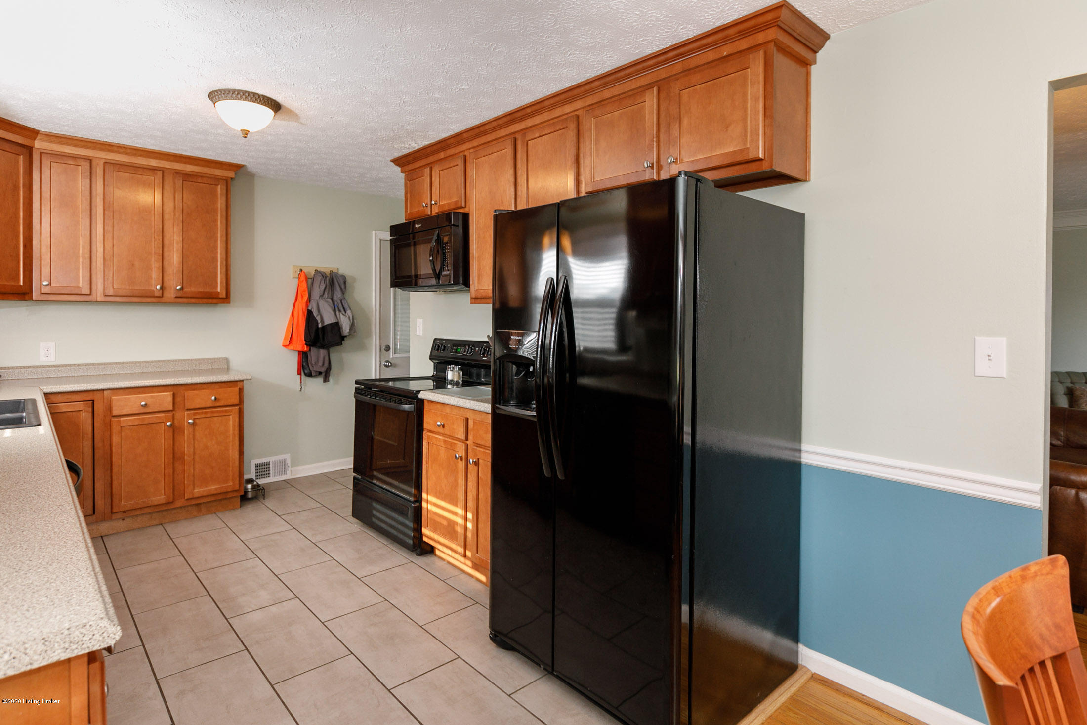 7710 Bluebonnet Road Louisville, KY 40258 - Photo 11 of 38 013